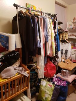 Ropa Muy Bonitas , Buena Calidad .de Todo Los Sizes Mujeres, Niños, Jovenes, Y Caballeros
