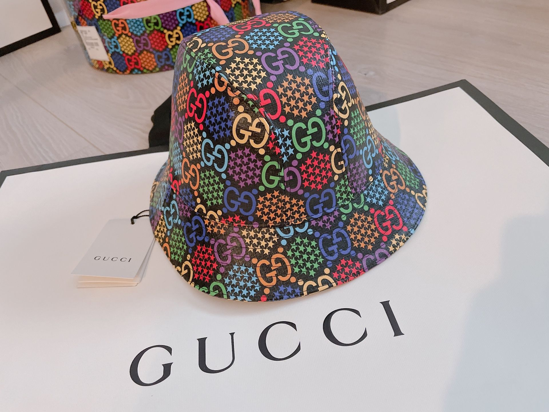 New- Gucci Leather Bucket Hat