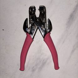 We R Memory Keepers- Crop-A-Dile Eyelet Setter Punch Pink
