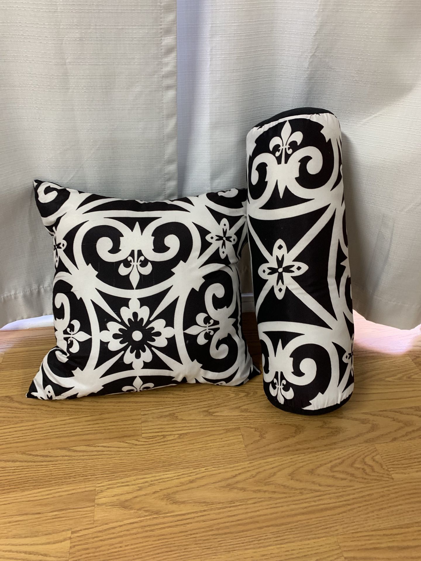 Black And White British Pillow And Roll