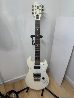 First Act Adam Levine 222 Electric Guitar – White – 6 String