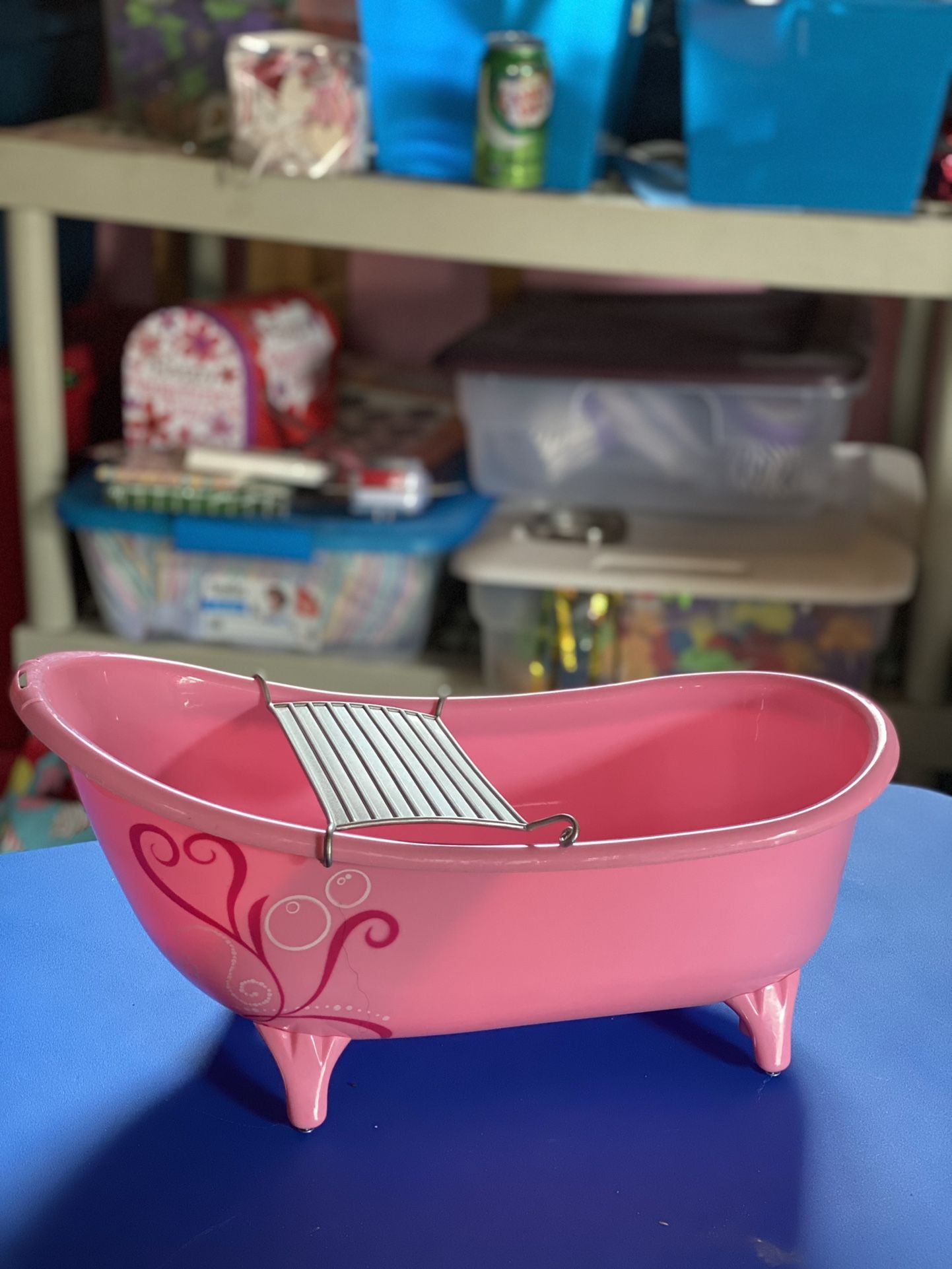 Doll Tub And Accessories 