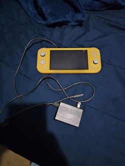 Nintendo switch lite yellow