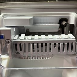Used OEM Genuine Samsung Refrigerator Ice Maker Assembly DA97-13415B