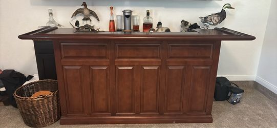 Entertainment Bar
