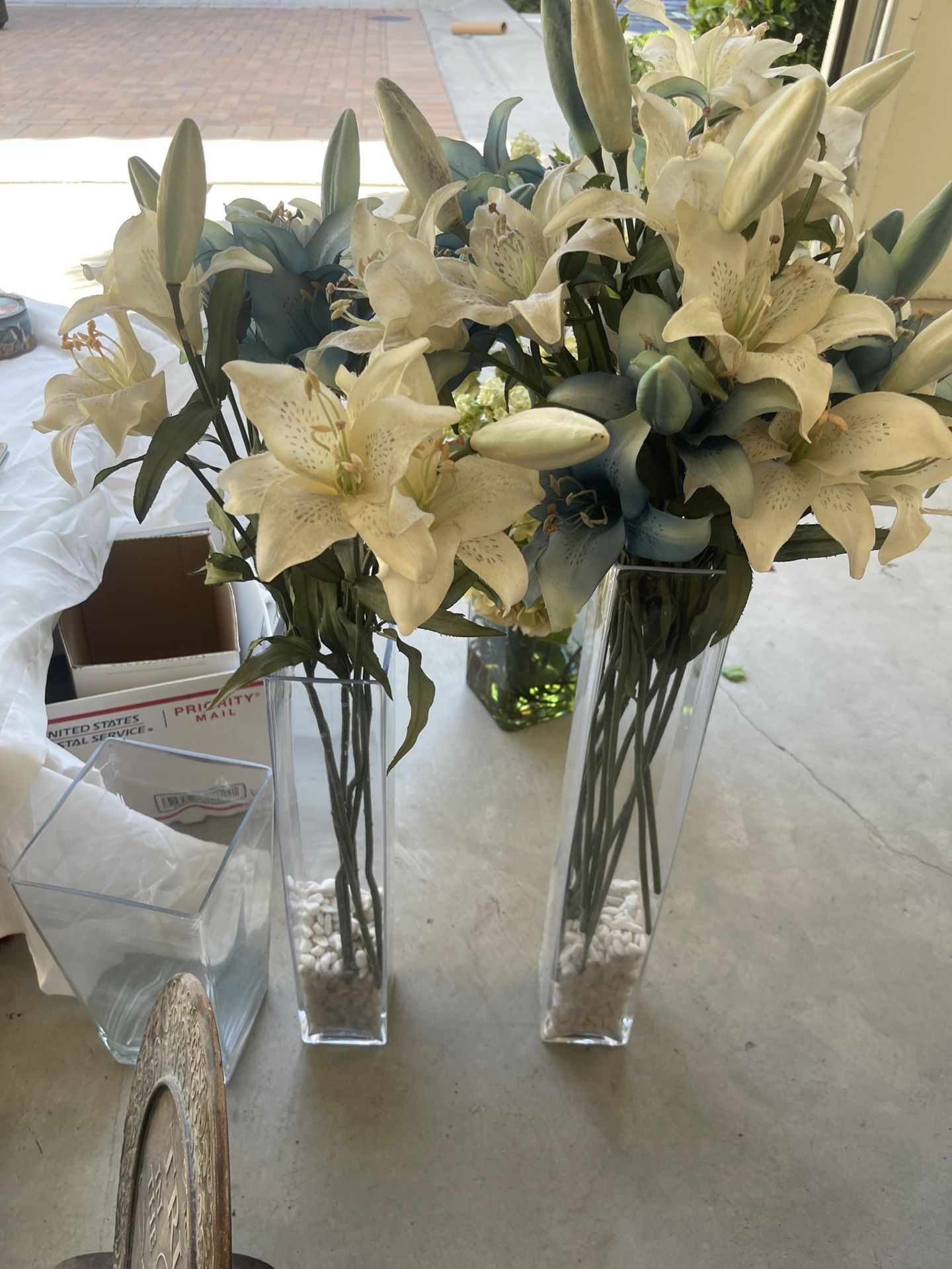 Glass Vase & Faux Flower home Decor