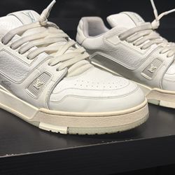 LV trainer Sneakers Size 9