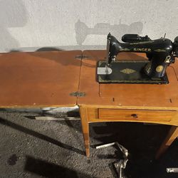 Singer Table Sewing Machine 