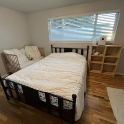 Metal Bed Frame (queen)