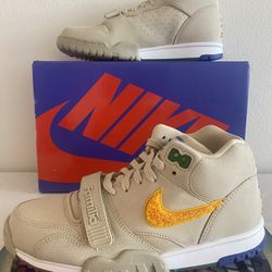 Nike Air Trainer 1 x La Familia - Rattan/Del Sol