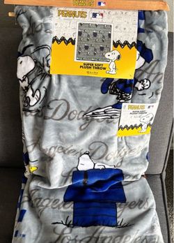 Snoopy Dodgers Plush Throw Blanket