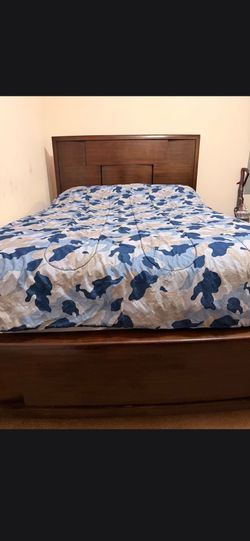 Queen Bed and two dressers