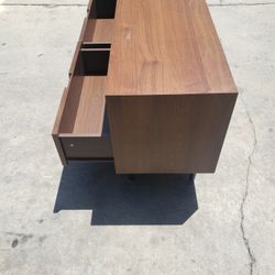 TV stand good condition