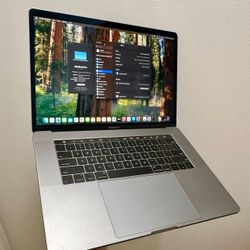 FIRM PRICE - Like New 2018 MacBook Pro Retina 15.4” • i7 • 16gb Ram • 256gb SSD • TouchBar & Touch ID • Great Battery • Charger