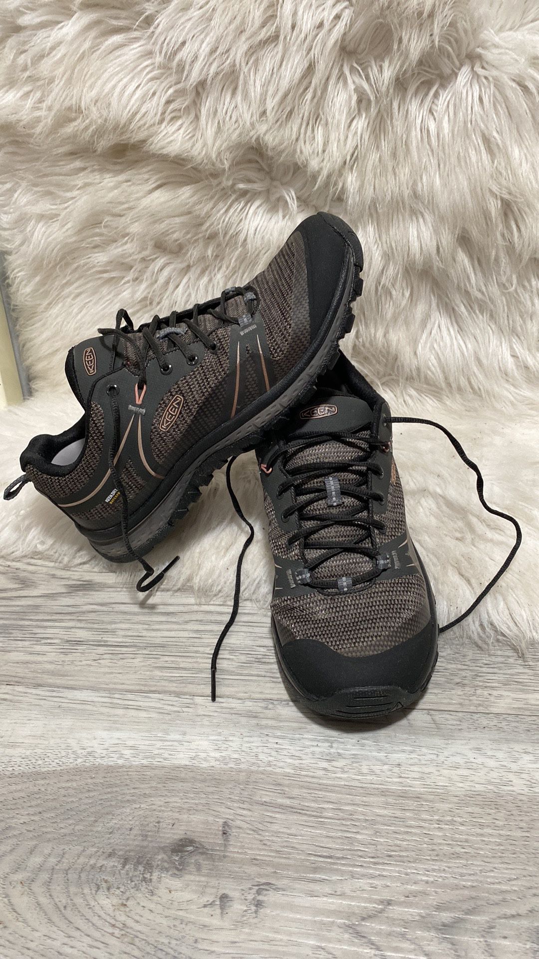 Keen Terradorra Low Top Gray Trail Hiking Shoes Size 8.5 