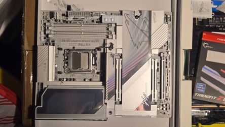 Gigabyte X870E Aorus Master x3d ICE AMD