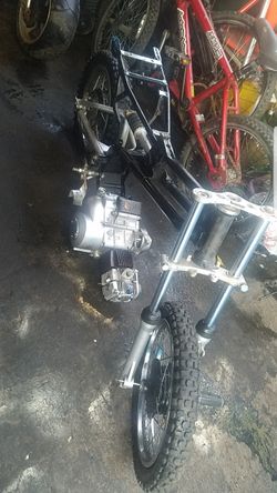 Pit bike 12 in had parts engine 65$