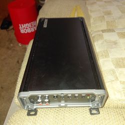 Kicker 1800w Amp