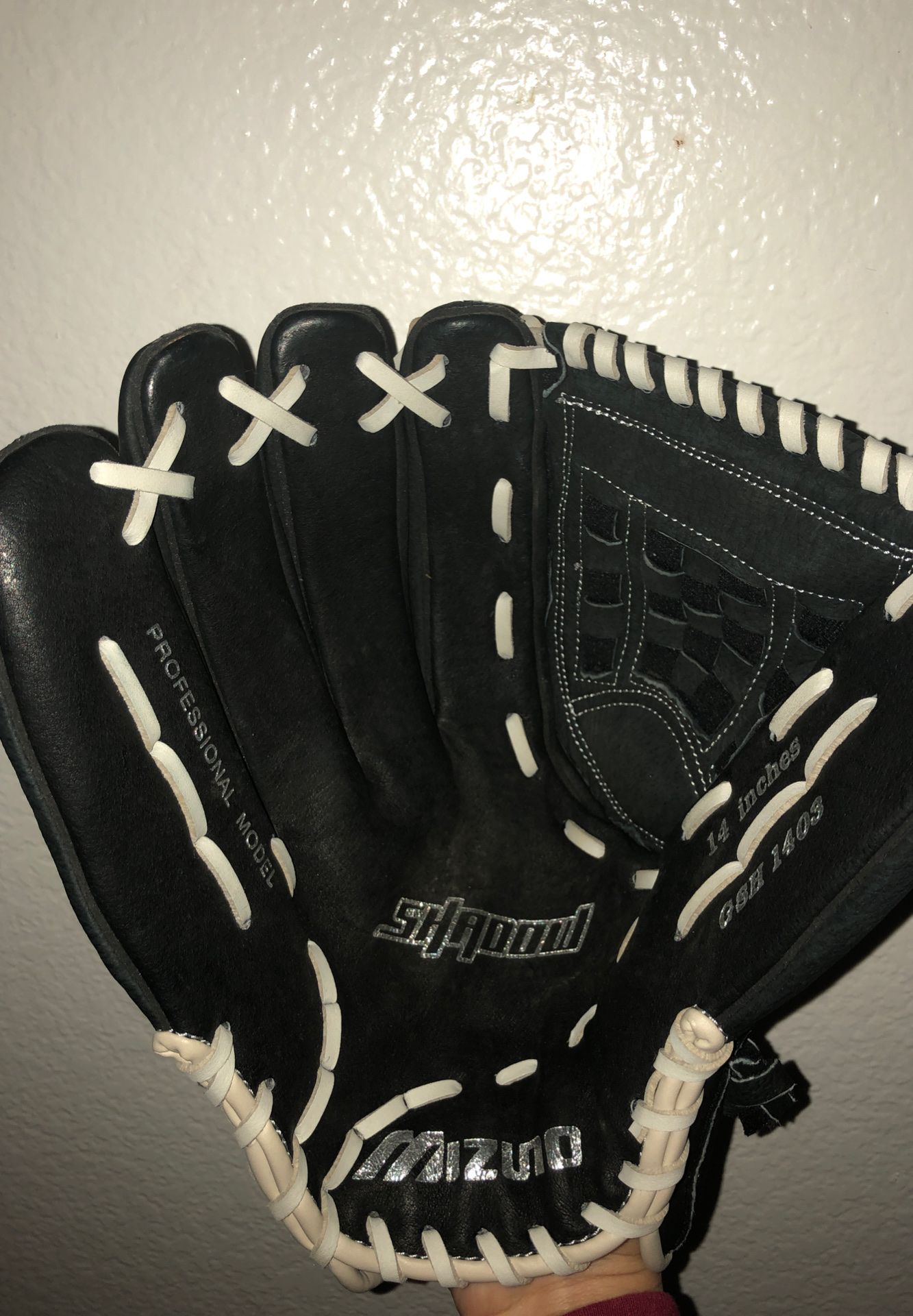 Mizuno Shadow Series 14in. Softball Glove