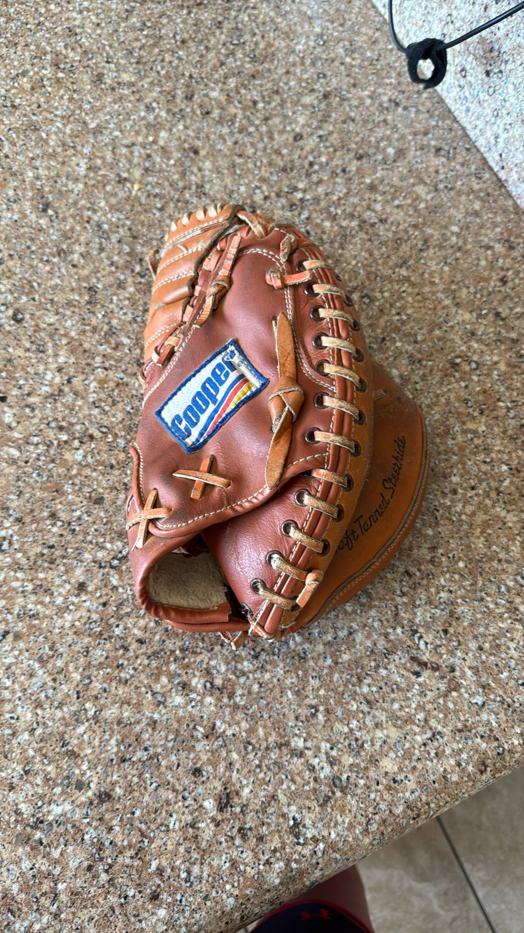 Cooper 11.5 Right Handed Catchers Glove Mitt Baseball