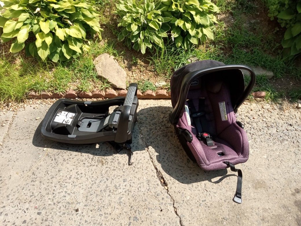 Current Not Expired Infant Car Seat Carrier