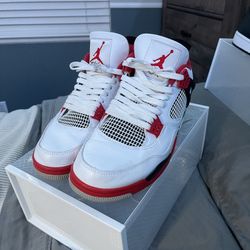 Jordan 4 Fire Reds