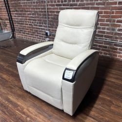 Delivery Available (open box) Canmore leather power recliner w power headrest retails 500