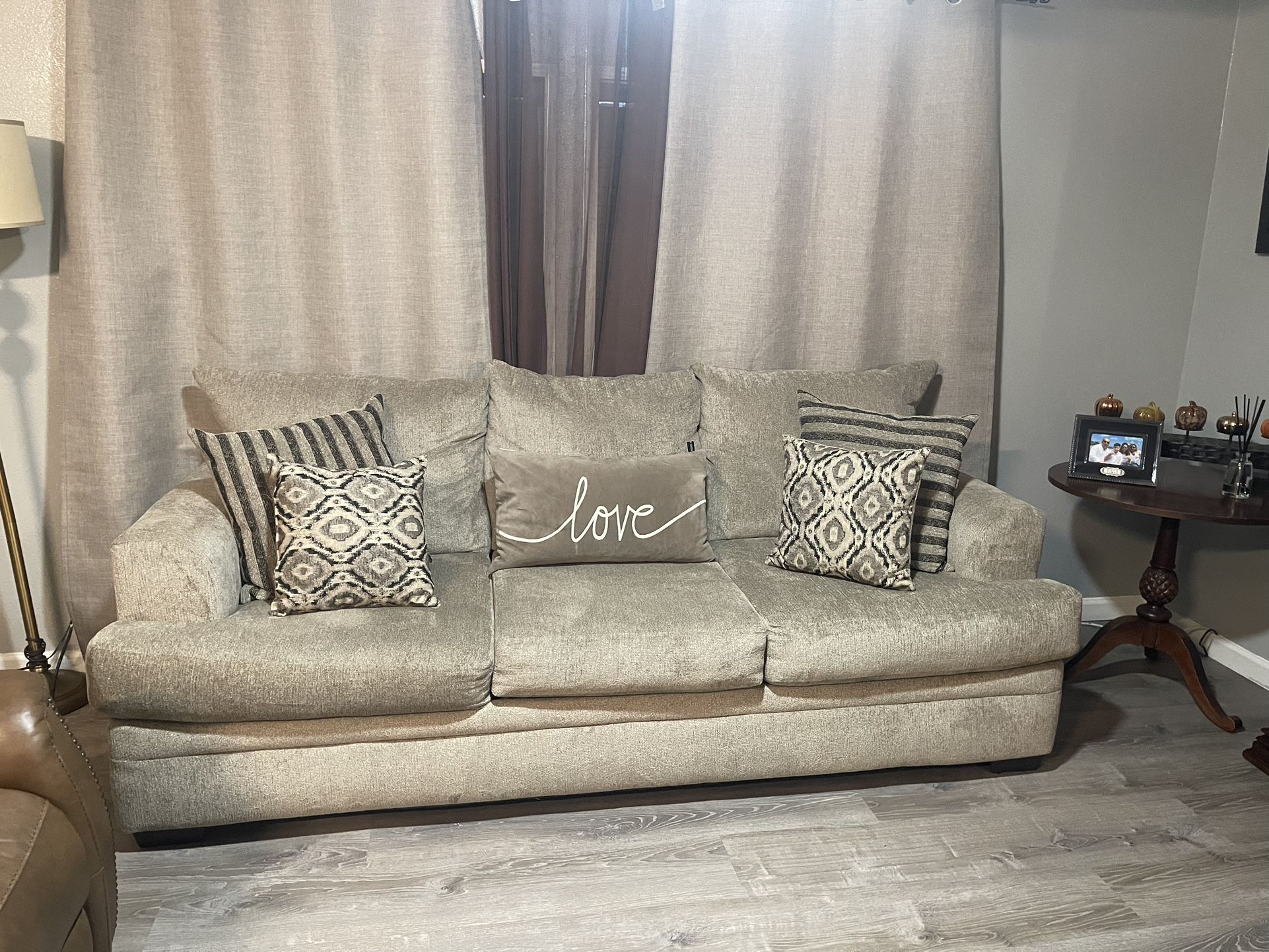 Light Grey Sofa Set With Pillows