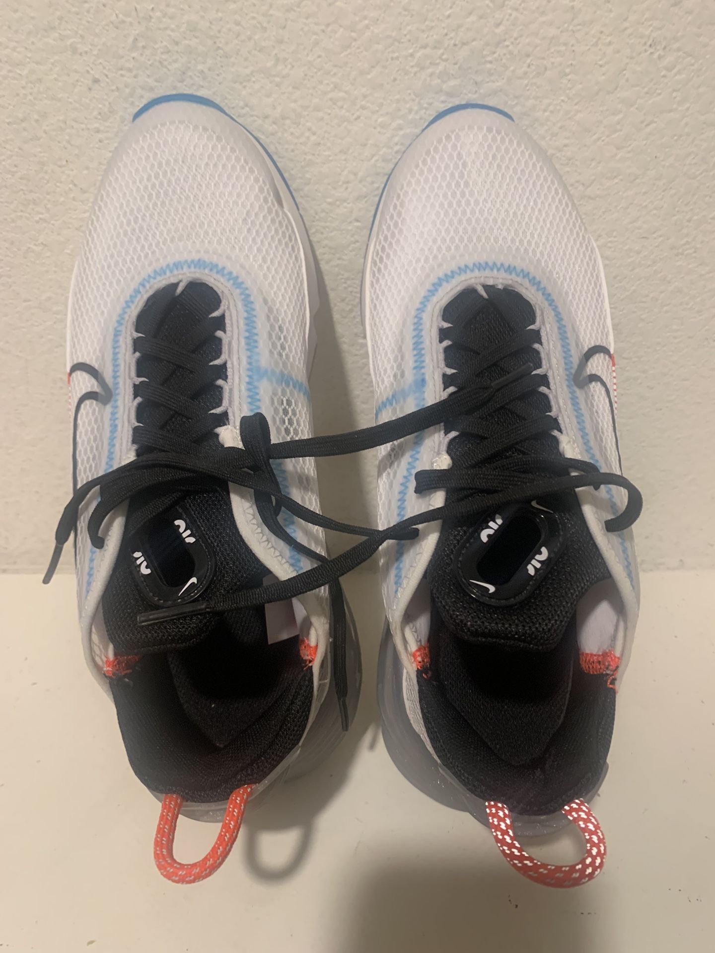I Am Selling Nike Shoes For Woman