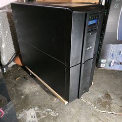 APC Smart-UPS 2200VA UPS Battery Backup with Pure Sine Wave Output (SMT2200)