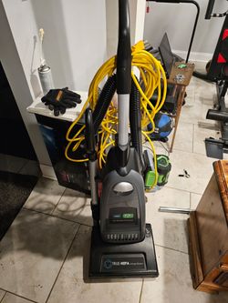 Tennant upright vacuum cleaner