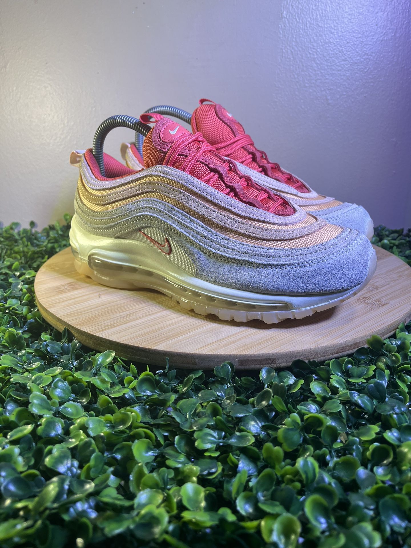 NIKE AIR MAX 97 SISTERHOOD ORANGE CASHMERE SUEDE WOMENS SZ 7.5 DM8943-700