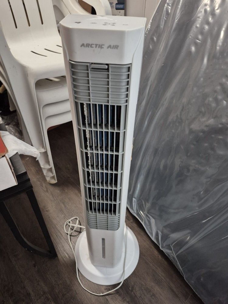 ARCTIC AIR Tower 305 - Portable Evaporative Cooler - can add Ice for colder air
