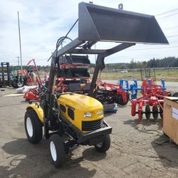 New 16hp 4wd Tractor/Loader , Takes All Std 3t Implements
