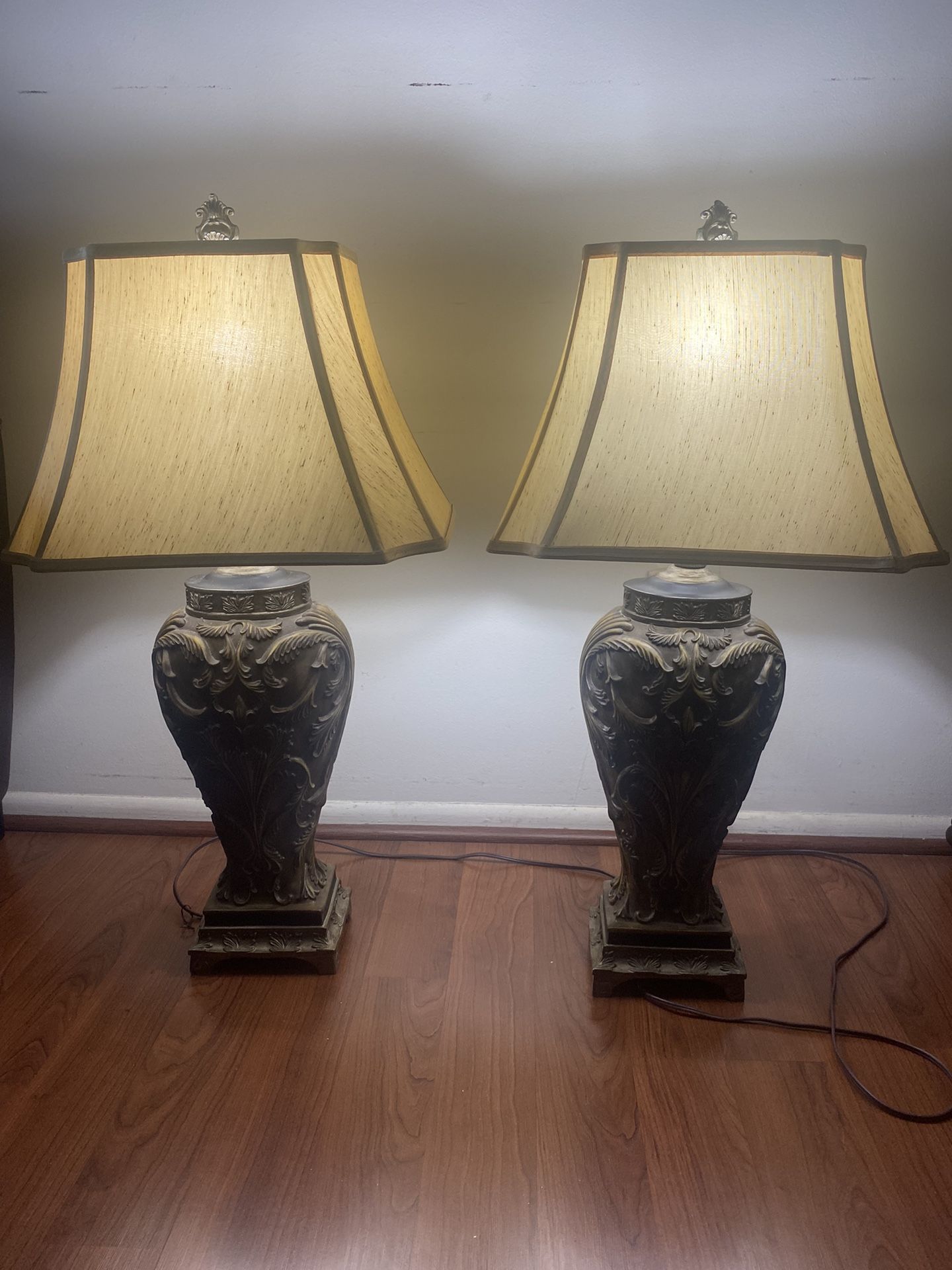 Table lamp