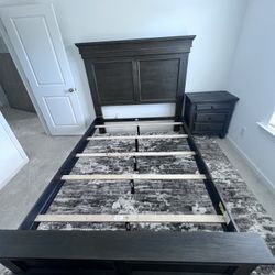 Lake Town Gray 7 Pc Queen Panel Bedroom