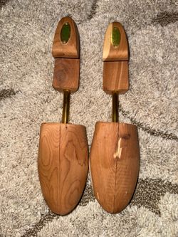 Wooden Moneysworth + Best Cedar Size M Shoe Form Stretchers Pair