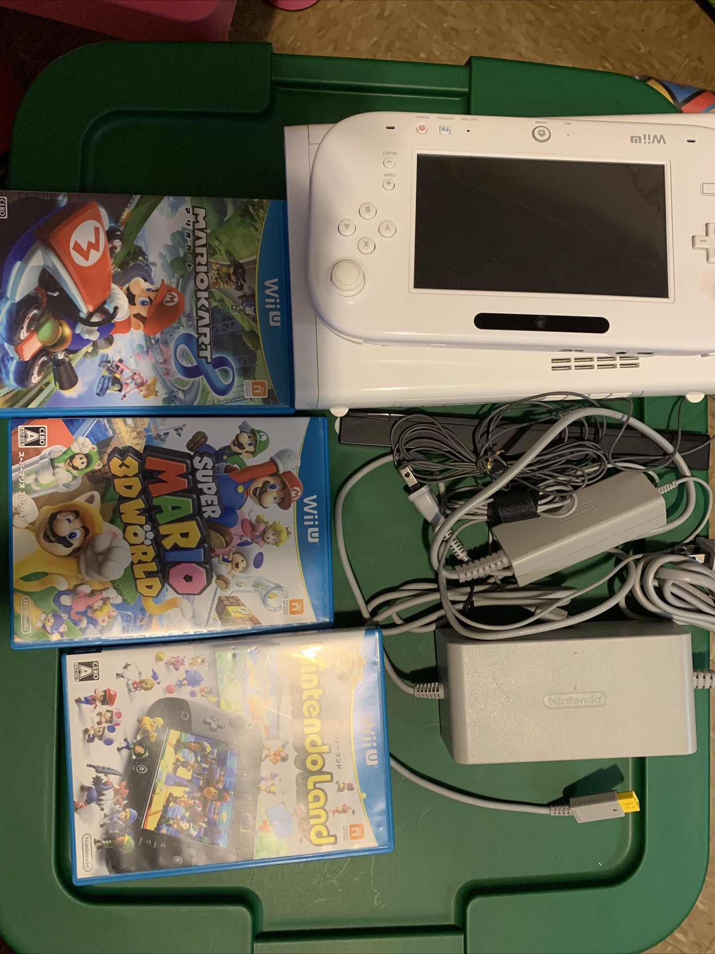 Nintendo Wii U White 32 GB JAPANESE VERSION CONSOLE AND GAMES 