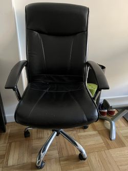 Executive office chair
