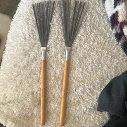 Vintage Regal Tip wood handle fixed-wire drum brushes