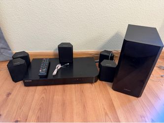 Samsung Blu Ray 5 speaker sound bar with subwoofer