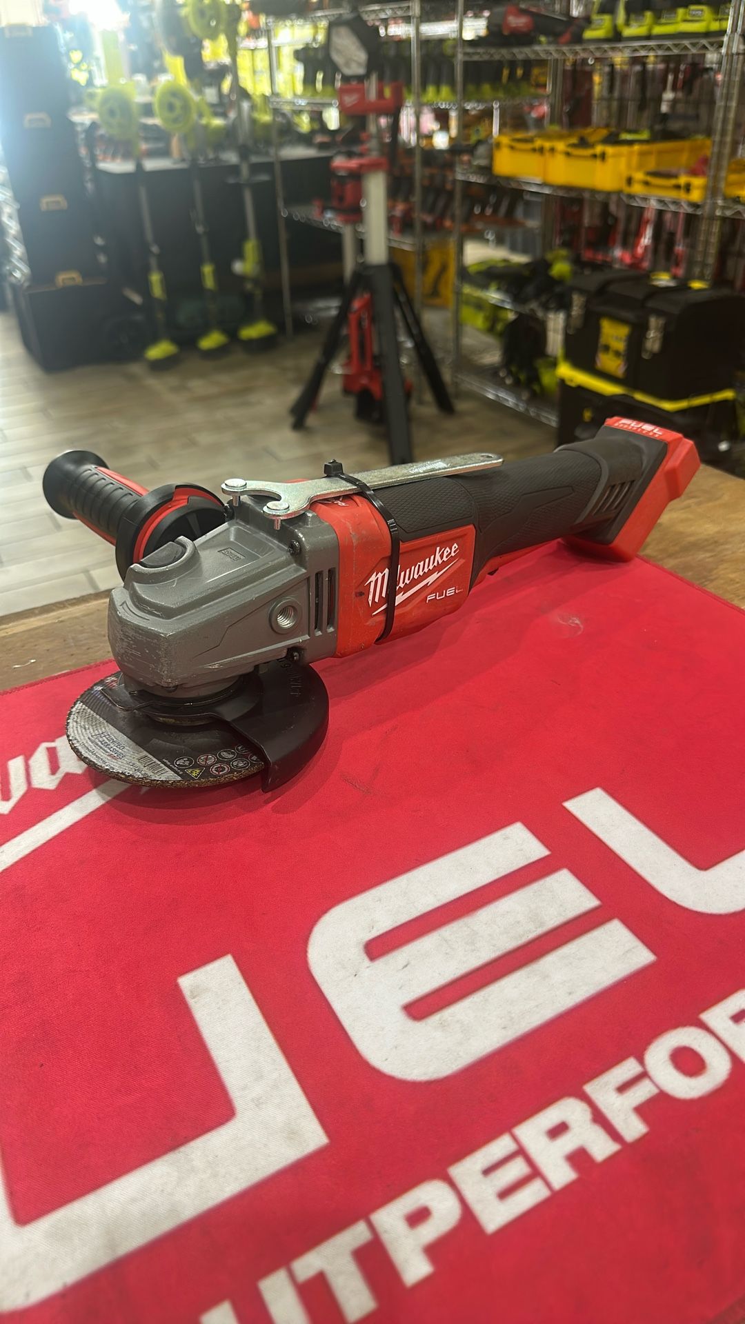 M18 FUEL 18-Volt Lithium-Ion Brushless Cordless 4-1/2 in./6 in. Braking Grinder with Paddle Switch (Tool-Only)