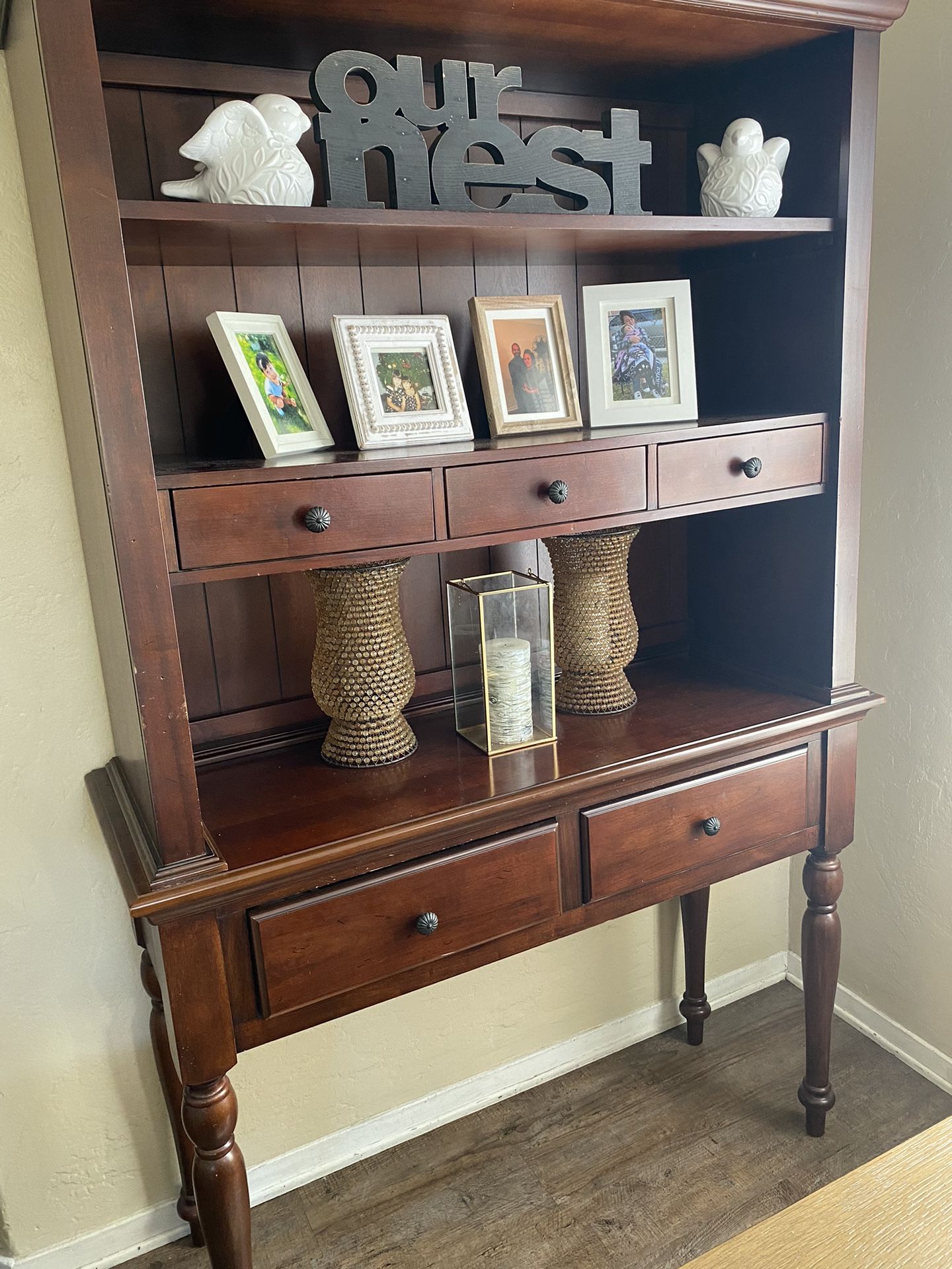 Cabinet Hutch