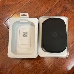 Beats Studio Pro ( New, Just Open To Take Pictures)