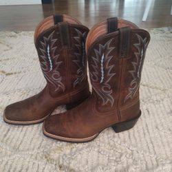 Ariat Boots ; Like New; 10D