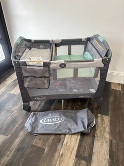Graco Pack 'n Play Playard with Bassinet
