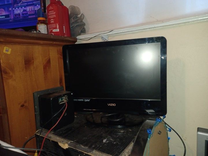 2 TV'S