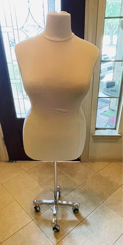 Women’s Dress Mannequin Size 22-24