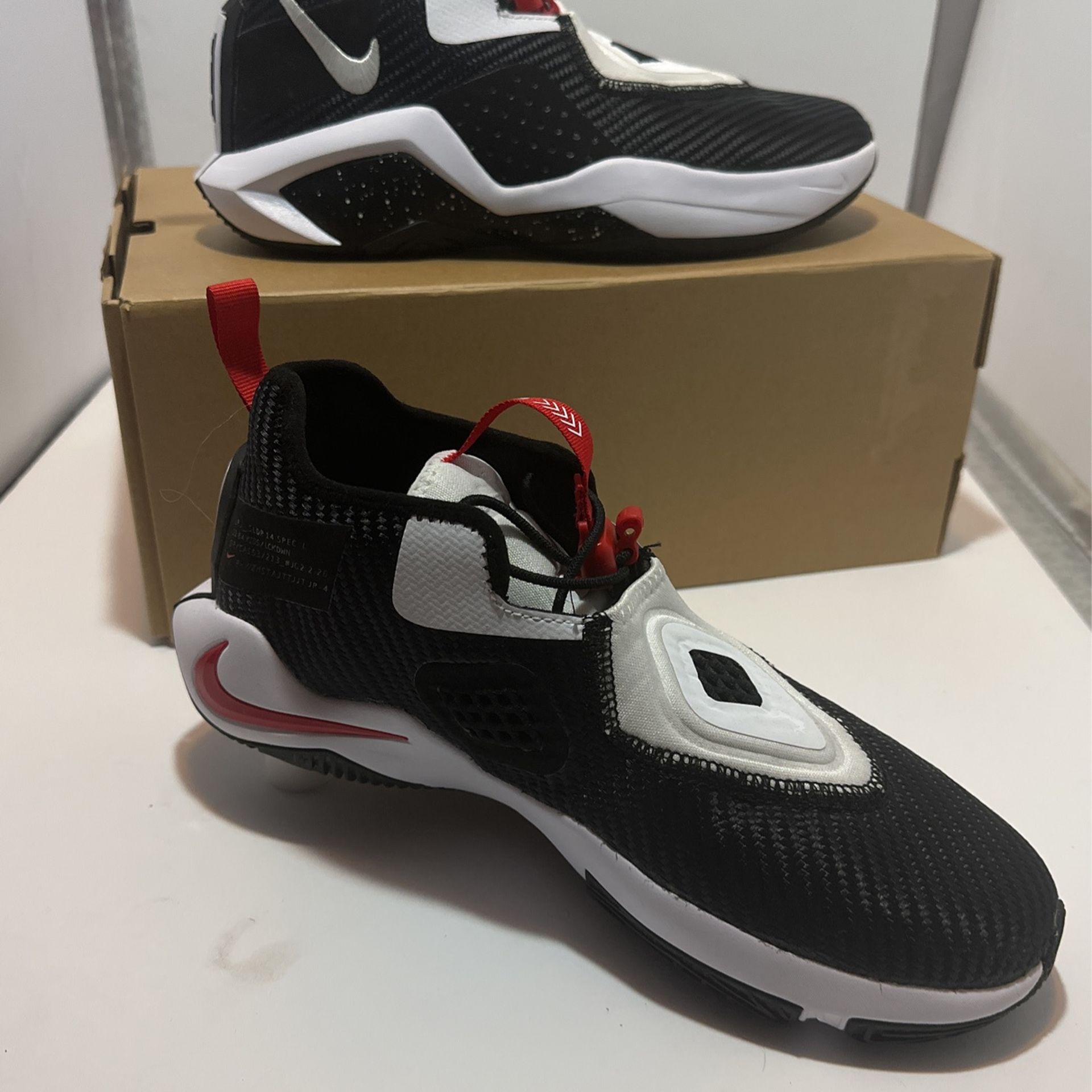 Lebron XIV Size 7Y Kids