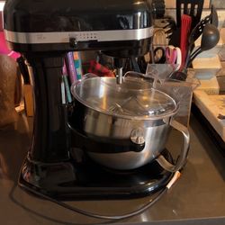 Black Kitchenaid Mixer 6Qt